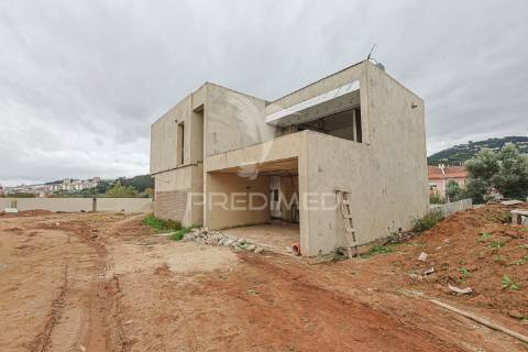 Moradia independente t5 com piscina privada