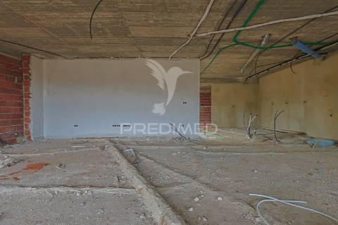 Moradia independente t5 com piscina privada