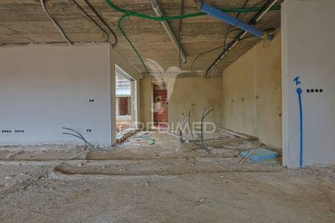 Moradia independente t5 com piscina privada