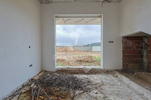 Moradia independente t5 com piscina privada