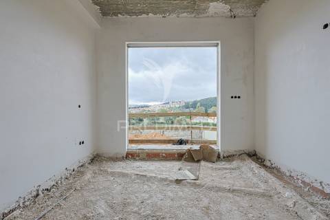 Moradia independente t5 com piscina privada