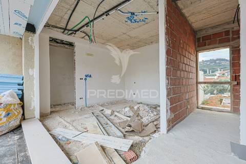 Moradia independente t5 com piscina privada