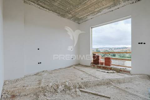 Moradia independente t5 com piscina privada