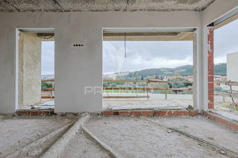 Moradia independente t5 com piscina privada