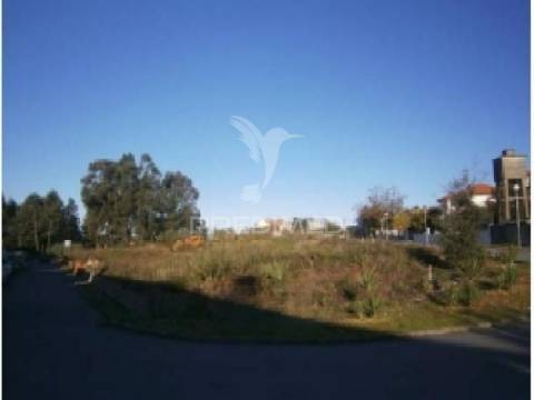 Terreno urbano em recardães e espinhel, águeda, aveiro