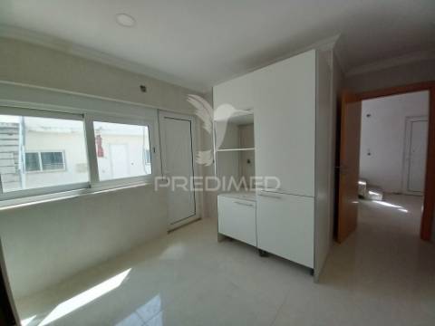 Moradia t3+2  remodelada