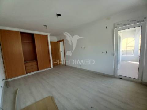 Moradia t3+2  remodelada