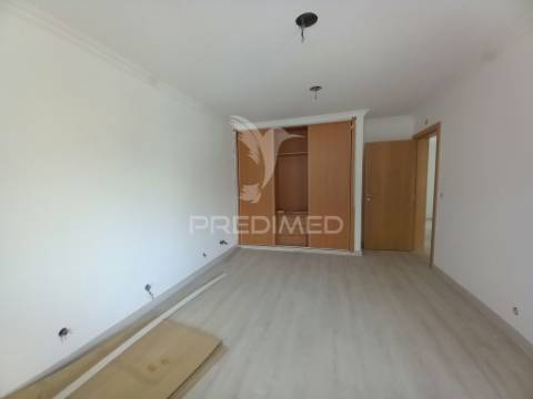 Moradia t3+2  remodelada