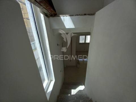 Moradia t3+2  remodelada