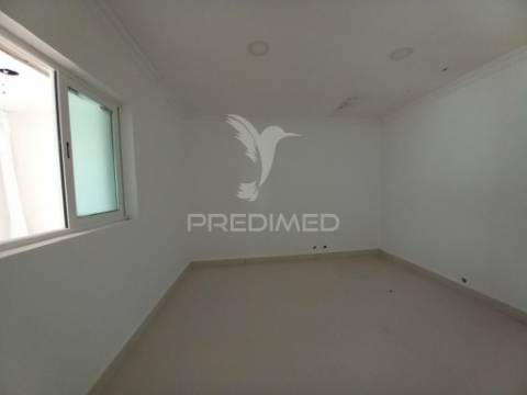 Moradia t3+2  remodelada