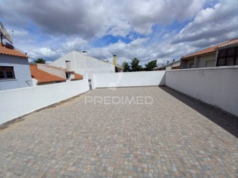 Moradia t3+2  remodelada