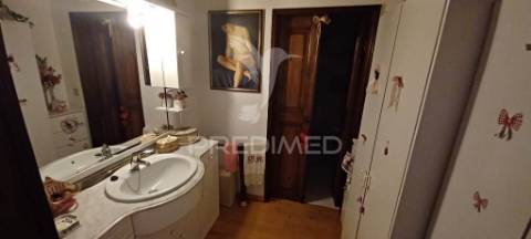 Moradia com 5 frações independentes