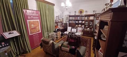 Moradia com 5 frações independentes