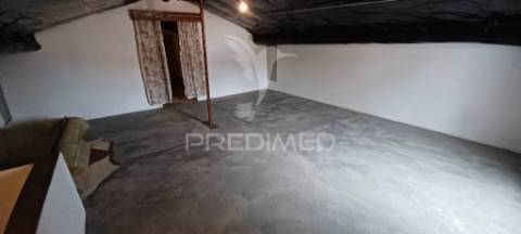 Moradia com 5 frações independentes