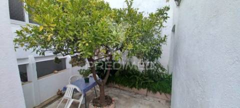 Moradia com 5 frações independentes