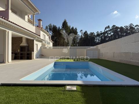 Moradia t4 nova -são mamede