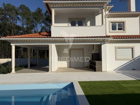 Moradia t4 nova -são mamede