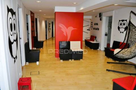 Hostel (39 almofadas) centro de lisboa - trespasse