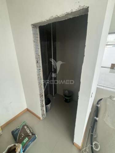 Loja com potencial para conversão em apartamento t1