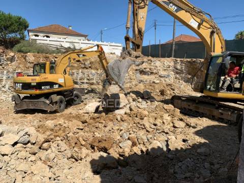 Terreno urbano com ruina rio de mouro, sintra