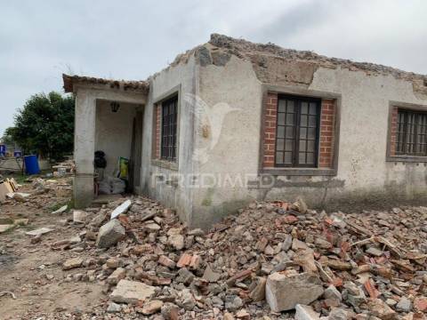 Terreno urbano com ruina rio de mouro, sintra