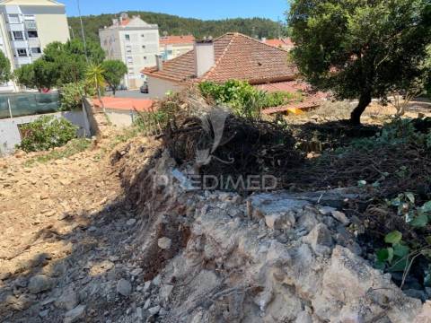 Terreno urbano com ruina rio de mouro, sintra