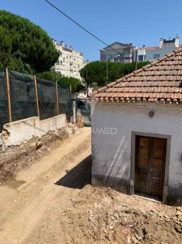 Terreno urbano com ruina rio de mouro, sintra