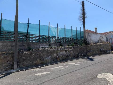 Terreno urbano com ruina rio de mouro, sintra