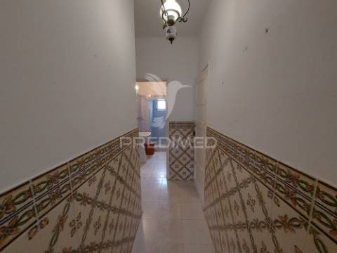 Casa 174m2 com garagem e 2 entradas centro histórico de lagos