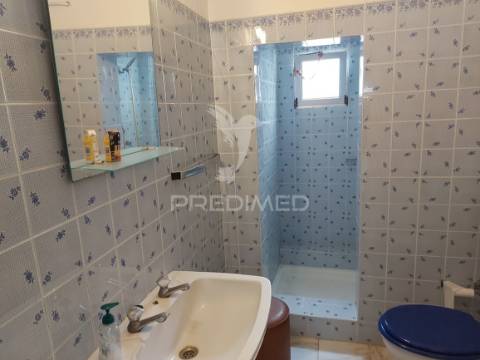 Casa 174m2 com garagem e 2 entradas centro histórico de lagos