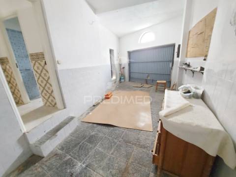 Casa 174m2 com garagem e 2 entradas centro histórico de lagos