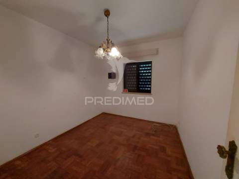 Casa 174m2 com garagem e 2 entradas centro histórico de lagos