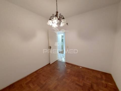 Casa 174m2 com garagem e 2 entradas centro histórico de lagos