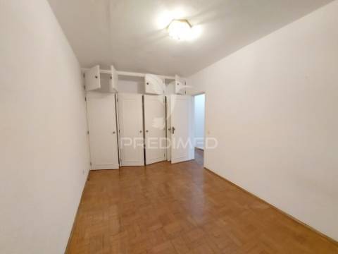 Casa 174m2 com garagem e 2 entradas centro histórico de lagos