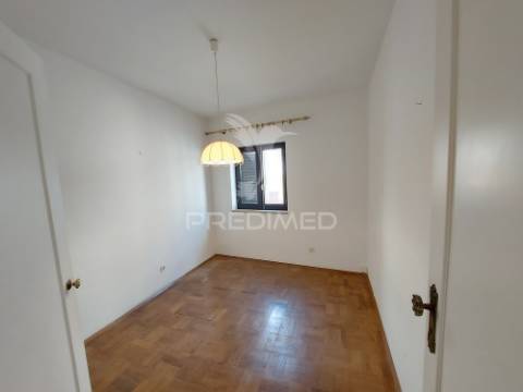 Casa 174m2 com garagem e 2 entradas centro histórico de lagos