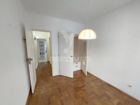 Casa 174m2 com garagem e 2 entradas centro histórico de lagos