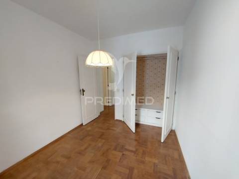 Casa 174m2 com garagem e 2 entradas centro histórico de lagos