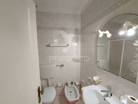 Casa 174m2 com garagem e 2 entradas centro histórico de lagos