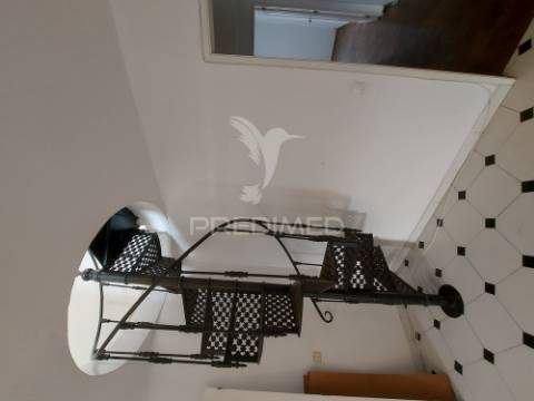 Casa 174m2 com garagem e 2 entradas centro histórico de lagos