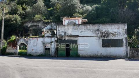 Moradia t3 para restaurar – pernes, santarém