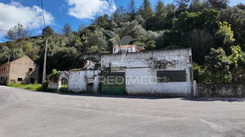 Moradia t3 para restaurar – pernes, santarém