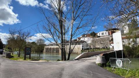 Moradia t3 para restaurar – pernes, santarém