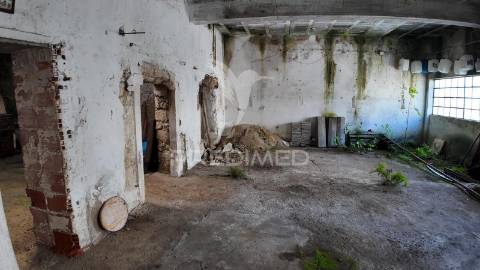 Moradia t3 para restaurar – pernes, santarém