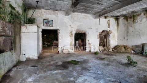 Moradia t3 para restaurar – pernes, santarém