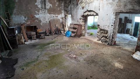 Moradia t3 para restaurar – pernes, santarém