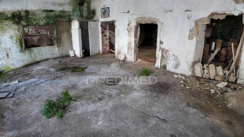 Moradia t3 para restaurar – pernes, santarém