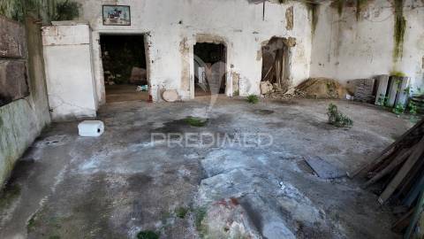 Moradia t3 para restaurar – pernes, santarém