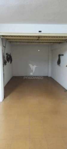 Garagem no topo do bairro da eira