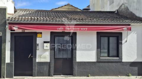 Espaço comercial; loja em alpiarça.