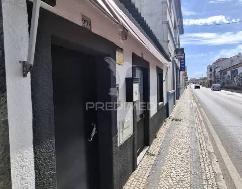 Espaço comercial; loja em alpiarça.